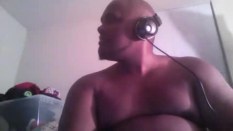 Snapshot of mikebbc123 chatting on 25, 12, 2024 mikebbc123 online show from 25, 12, 2024