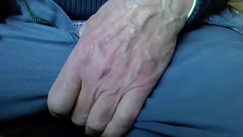 Snapshot of mikeybed chatting on 5, 12, 2024 mikeybed online show from 5, 12, 2024