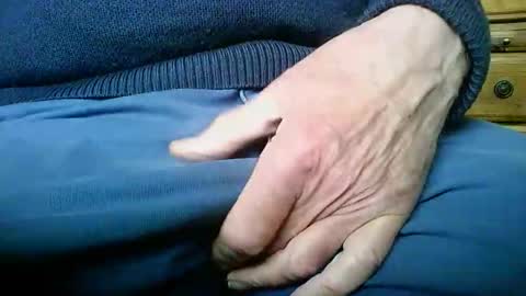 Snapshot of mikeybed chatting on 8, 3, 2026 mikeybed online show from 8, 3, 2026