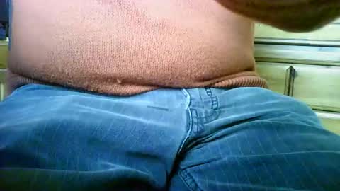 Snapshot of mikeybed chatting on 17, 3, 2026 mikeybed online show from 17, 3, 2026