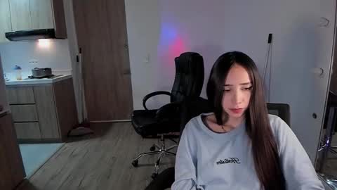 VIOLETAMIKE online show from 4, 10, 2025