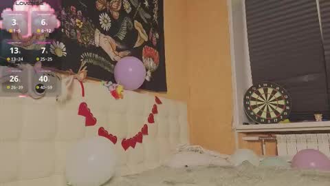 Snapshot of miko_meow chatting on 19, 10, 2025 Miko online show from 19, 10, 2025