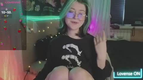 Snapshot of miko_meow chatting on 25, 3, 2026 Miko online show from 25, 3, 2026