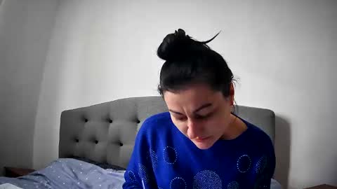 Mikyloveu online show from 6, 2, 2025