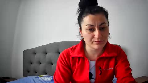 Mikyloveu online show from 27, 2, 2025