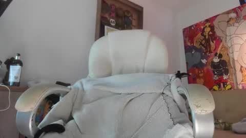 Snapshot of mila_dash chatting on 2, 10, 2025 Mila Dash online show from 2, 10, 2025