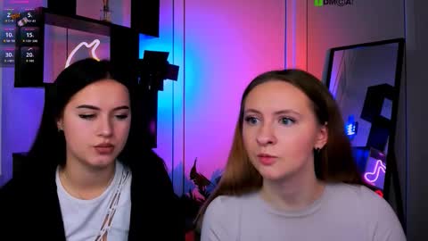 mila_glow online show from 13, 11, 2025