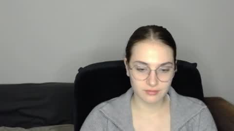 mila_keyy online show from 27, 4, 2026
