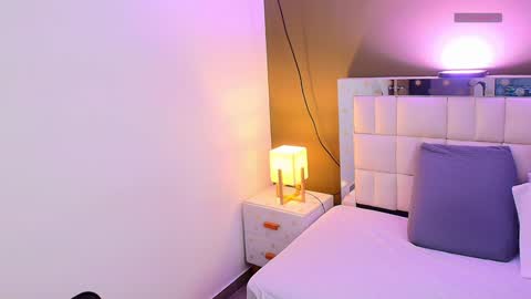 Milena  online show from 17, 1, 2025