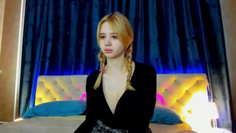 mila_kinor online show from 24, 2, 2025