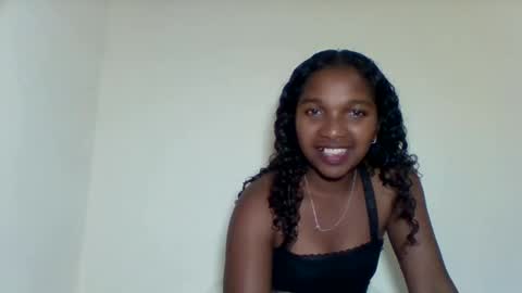 mila_lunah online show from 18, 4, 2026