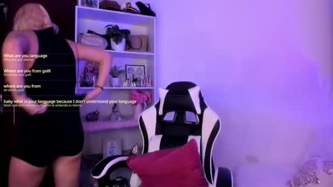 Snapshot of mila_violet chatting on 14, 11, 2025 Mila online show from 14, 11, 2025