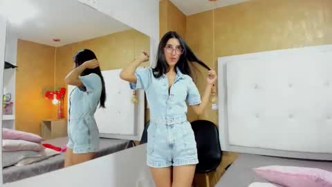          online show from 28, 11, 2025