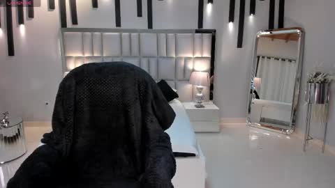 Mila online show from 28, 4, 2026