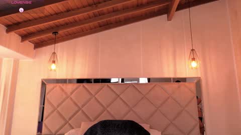 Mila online show from 15, 5, 2026