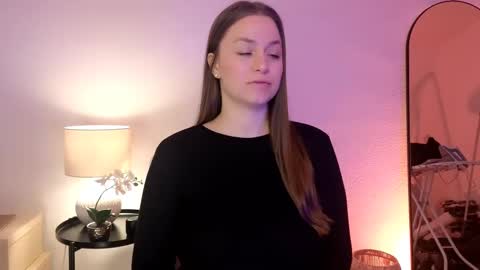 Mila Fleur online show from 15, 2, 2025