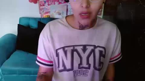 Snapshot of milafuckass chatting on 19, 9, 2025 milafuckass online show from 19, 9, 2025