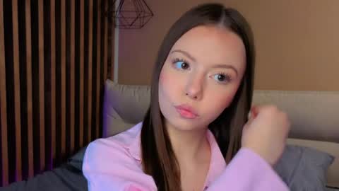 Mila online show from 7, 5, 2026