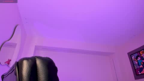 Snapshot of milalawrence_ chatting on 23, 4, 2026 Mila online show from 23, 4, 2026