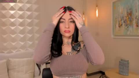 Snapshot of milalawrence_ chatting on 7, 5, 2026 Mila online show from 7, 5, 2026