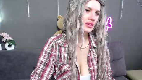 Snapshot of milaloona chatting on 26, 3, 2026 Milaloona online show from 26, 3, 2026