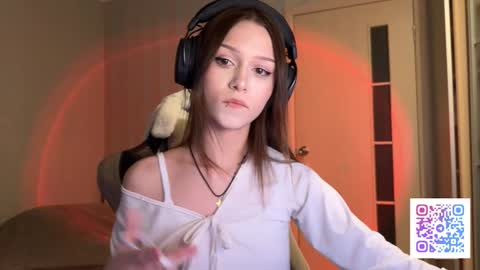 Snapshot of milamiuu chatting on 6, 3, 2026 milamiuu online show from 6, 3, 2026