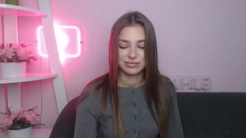 Snapshot of milanaangelas chatting on 15, 11, 2025 milanaangelas online show from 15, 11, 2025