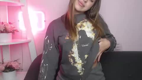 Snapshot of milanaangelas chatting on 16, 11, 2025 milanaangelas online show from 16, 11, 2025