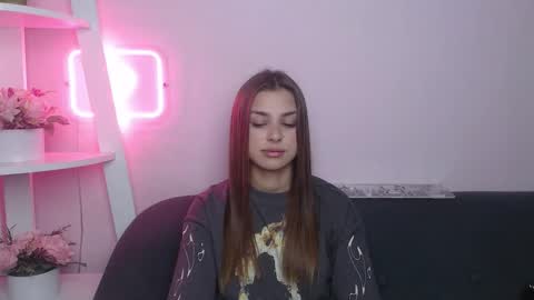 Snapshot of milanaangelas chatting on 23, 11, 2025 milanaangelas online show from 23, 11, 2025