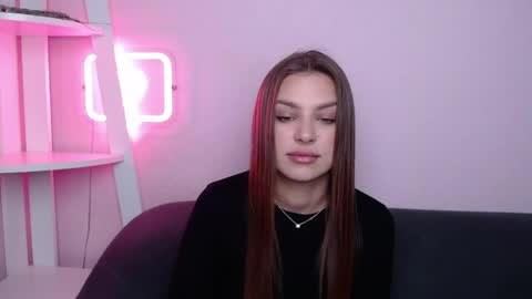 milanaangelas online show from 5, 4, 2026