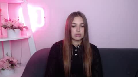 milanaangelas online show from 9, 7, 2026