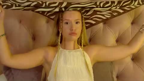 Snapshot of milanabalmain chatting on 5, 8, 2026 MilanaBalmain online show from 5, 8, 2026