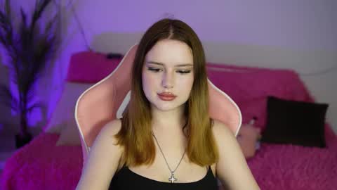 milanamoons online show from 5, 10, 2025