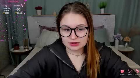 Snapshot of milanaxhoney chatting on 5, 3, 2026 milanaxhoney online show from 5, 3, 2026