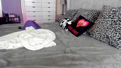 Snapshot of mileenakane chatting on 5, 12, 2024 ALL MY LINKS - online show from 5, 12, 2024