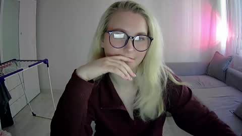 Milena new nonude shy blonde natural online show from 25, 4, 2026