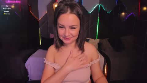 Snapshot of milena_mellow chatting on 7, 10, 2025 Milena online show from 7, 10, 2025