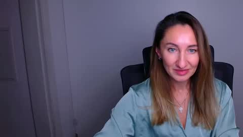 Snapshot of milena_sunny_ chatting on 17, 12, 2025 Milena online show from 17, 12, 2025