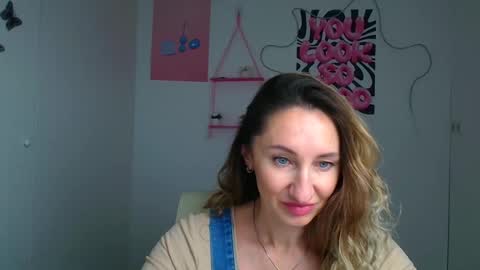 Snapshot of milena_sunny_ chatting on 22, 12, 2025 Milena online show from 22, 12, 2025