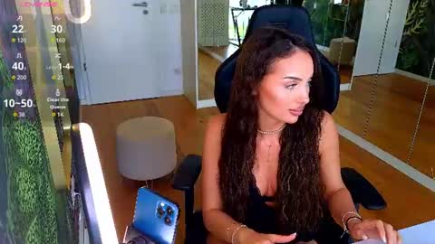 Snapshot of mileysin chatting on 14, 7, 2026 Miley Sin online show from 14, 7, 2026