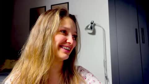 mileyy_cute online show from 8, 3, 2026