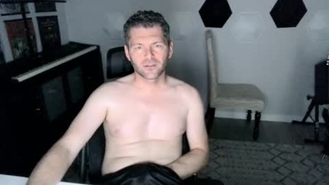 Snapshot of milf_hunter567 chatting on 25, 10, 2025 milf_hunter567 online show from 25, 10, 2025