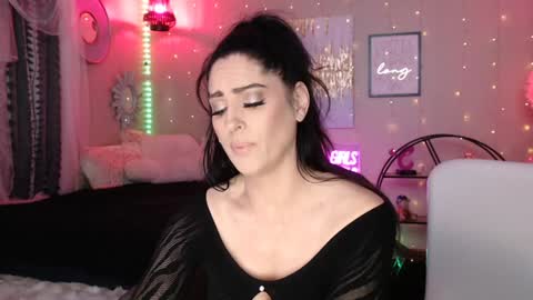 Snapshot of milf_lacey chatting on 24, 12, 2024 Milf Lacey online show from 24, 12, 2024