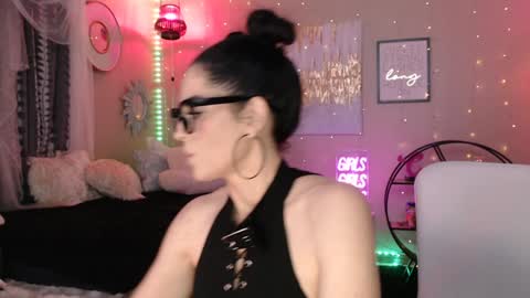 Snapshot of milf_lacey chatting on 2, 1, 2025 Milf Lacey online show from 2, 1, 2025