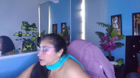 Snapshot of milf_latinn chatting on 16, 10, 2025 milf latinn online show from 16, 10, 2025