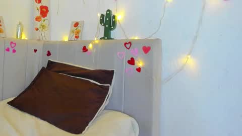 Snapshot of milf_latinn chatting on 21, 10, 2025 milf latinn online show from 21, 10, 2025