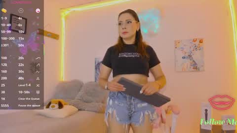 Aura  online show from 26, 5, 2026