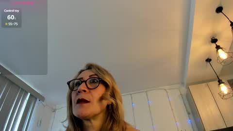 Snapshot of milfashley chatting on 8, 1, 2025 ASHLEY online show from 8, 1, 2025