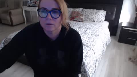 milfa online show from 15, 2, 2025