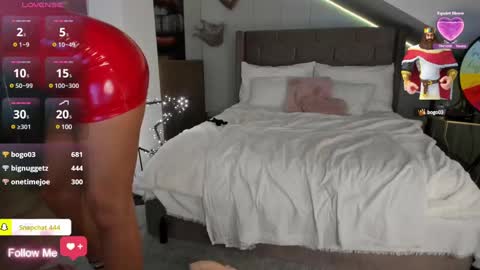 Snapshot of milfblondy chatting on 9, 12, 2024 Ingrid online show from 9, 12, 2024